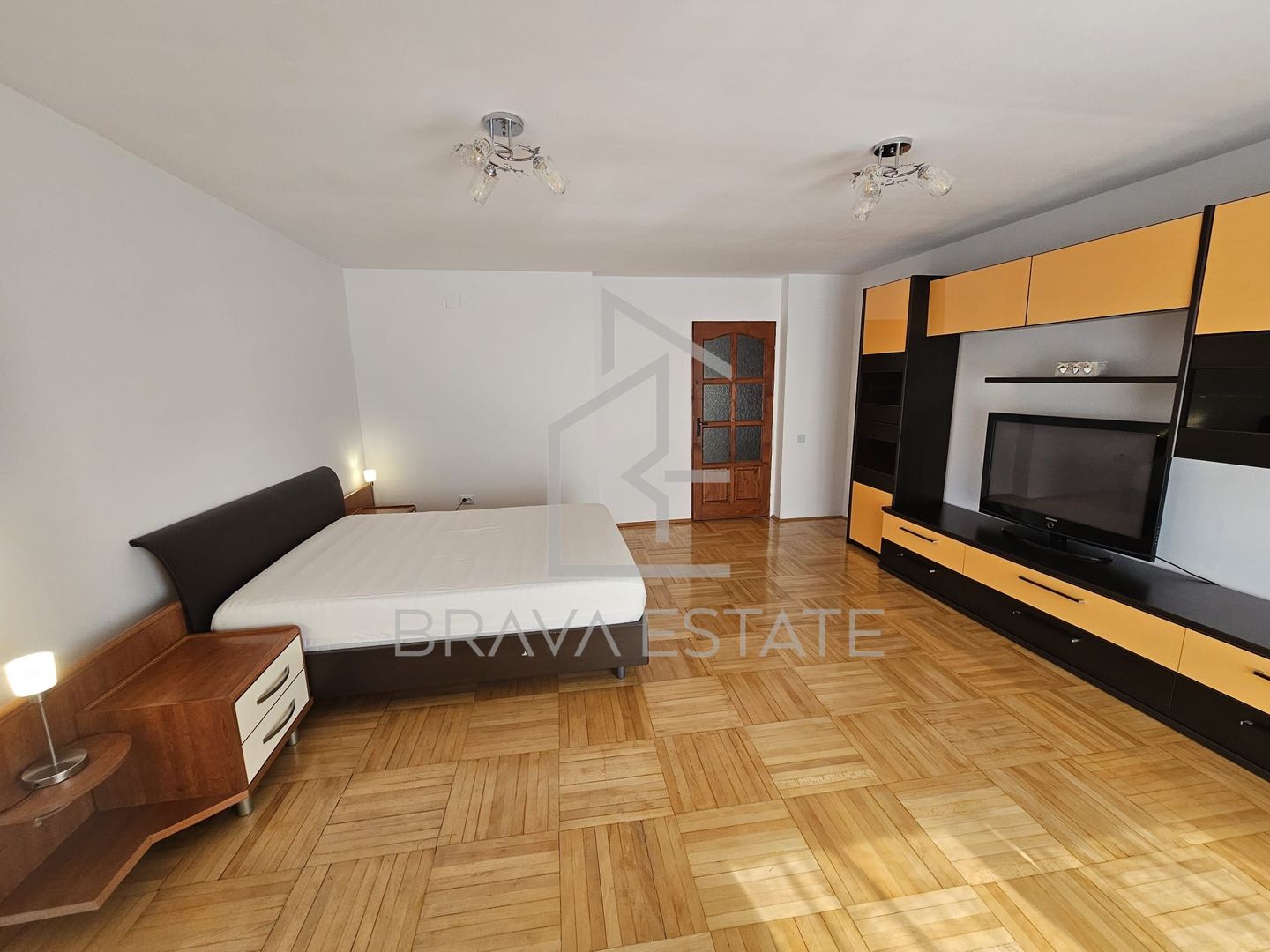 Apartament 3 camere, 100mp, 2 băi, 2 balcoane, 2 parcări, str Pădurii - Poză 9