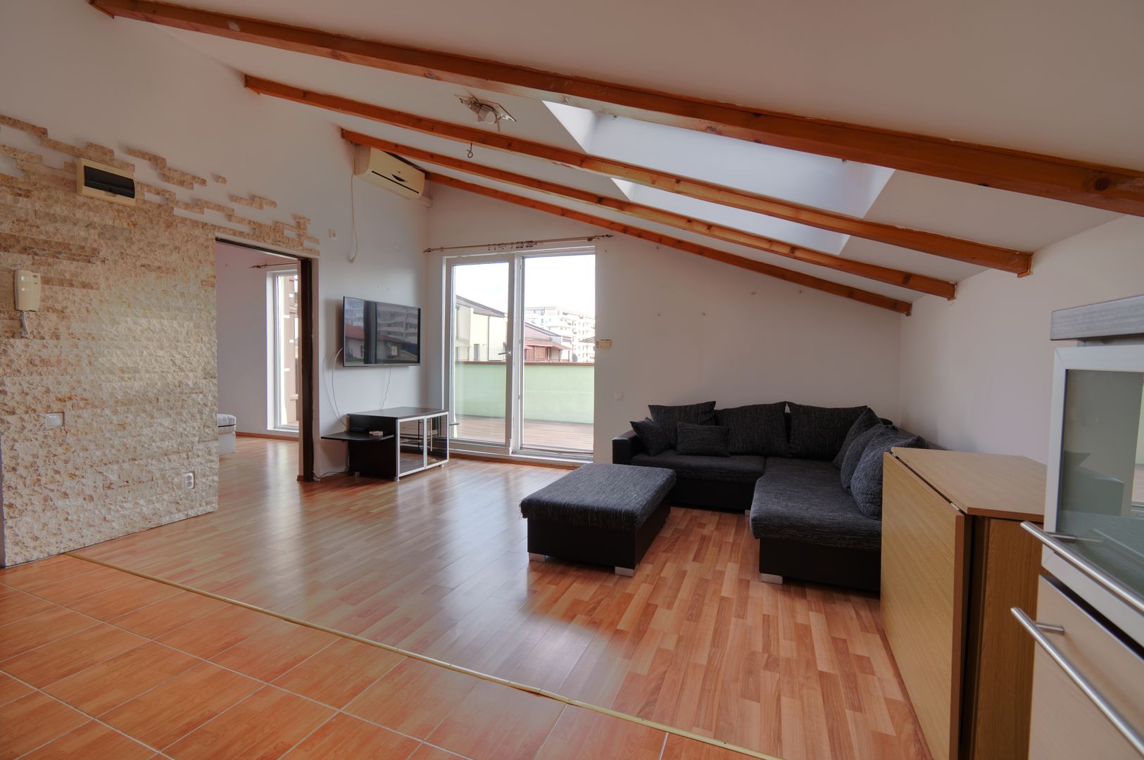 Apartament 2 camere de vanzare Floresti - Poză 2