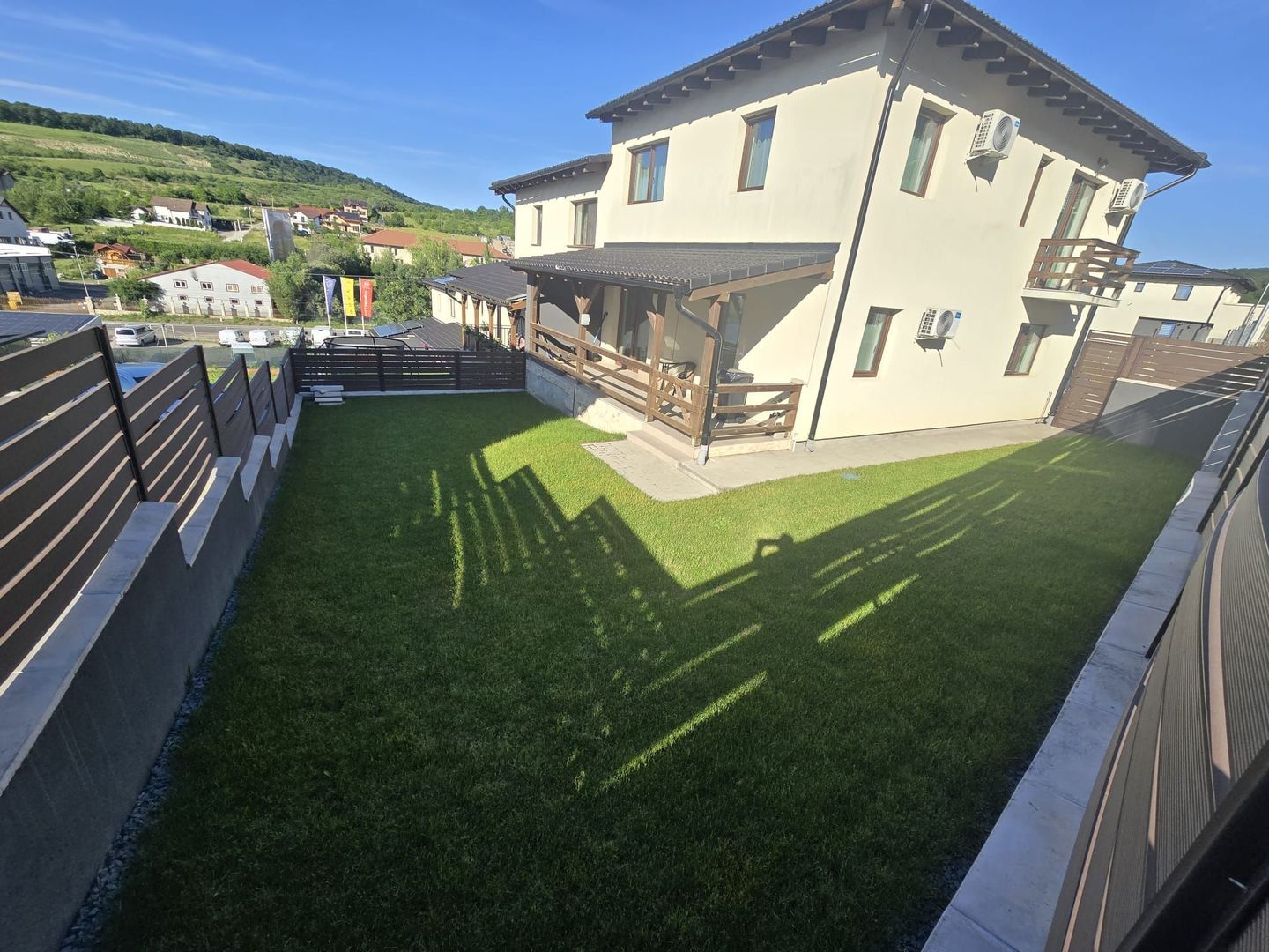 Casa Lux 4 camere, 3 băi, 112mp, 282 mp teren, 0% comision - Poză 1