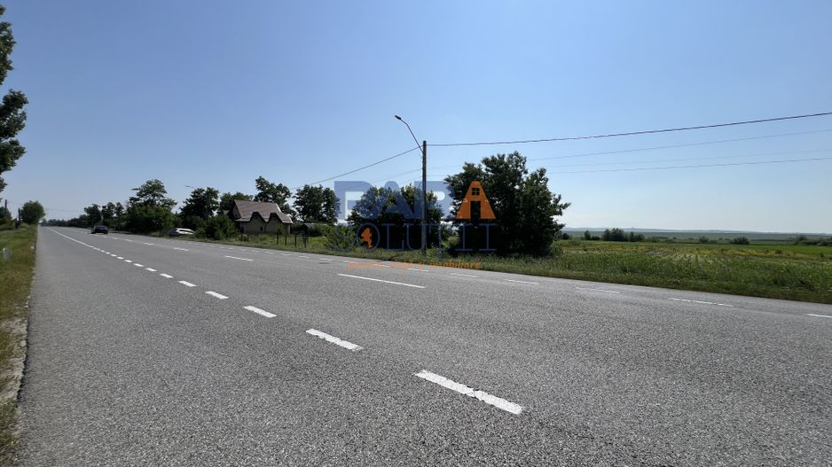 Teren 9969 mp, situat la E85, între două intrări pe autostrada A7 - Poză 4