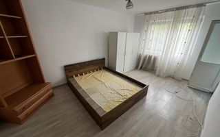 Garsoniera | Etaj 2/4 | 35 mp | Sud | Aleea Stadionului - Poză 1