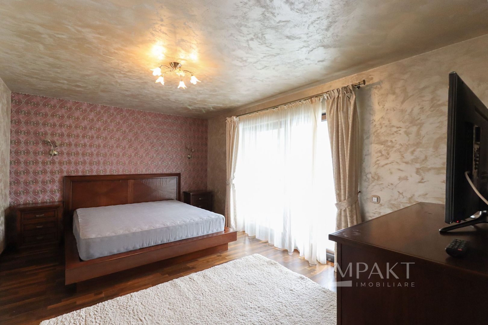 Casa deosebita cu teren de 900mp in cartierul Faget - Poză 13