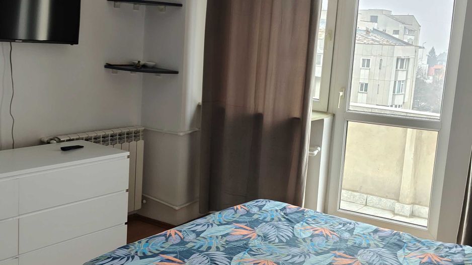 Ofer închiriere,Apartament 3 camere central - Poză 3