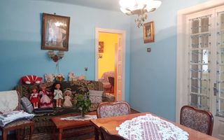 Centru! Vanzare casa cu 3 camere in centrul vechi Targoviste! - Poză 3