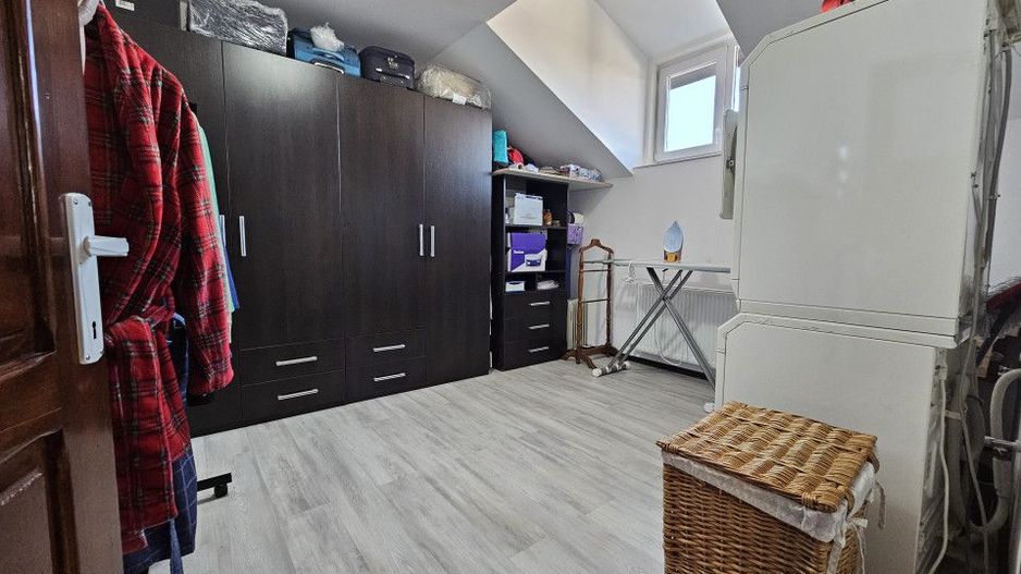 Vilă P +M în centrul orașului Otopeni, 7 + camere, anexe apartament - Poză 16