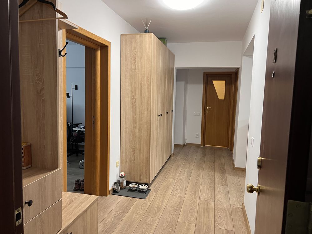 Particular; apartament 3 camere complet renovat si mobilat - Poză 1