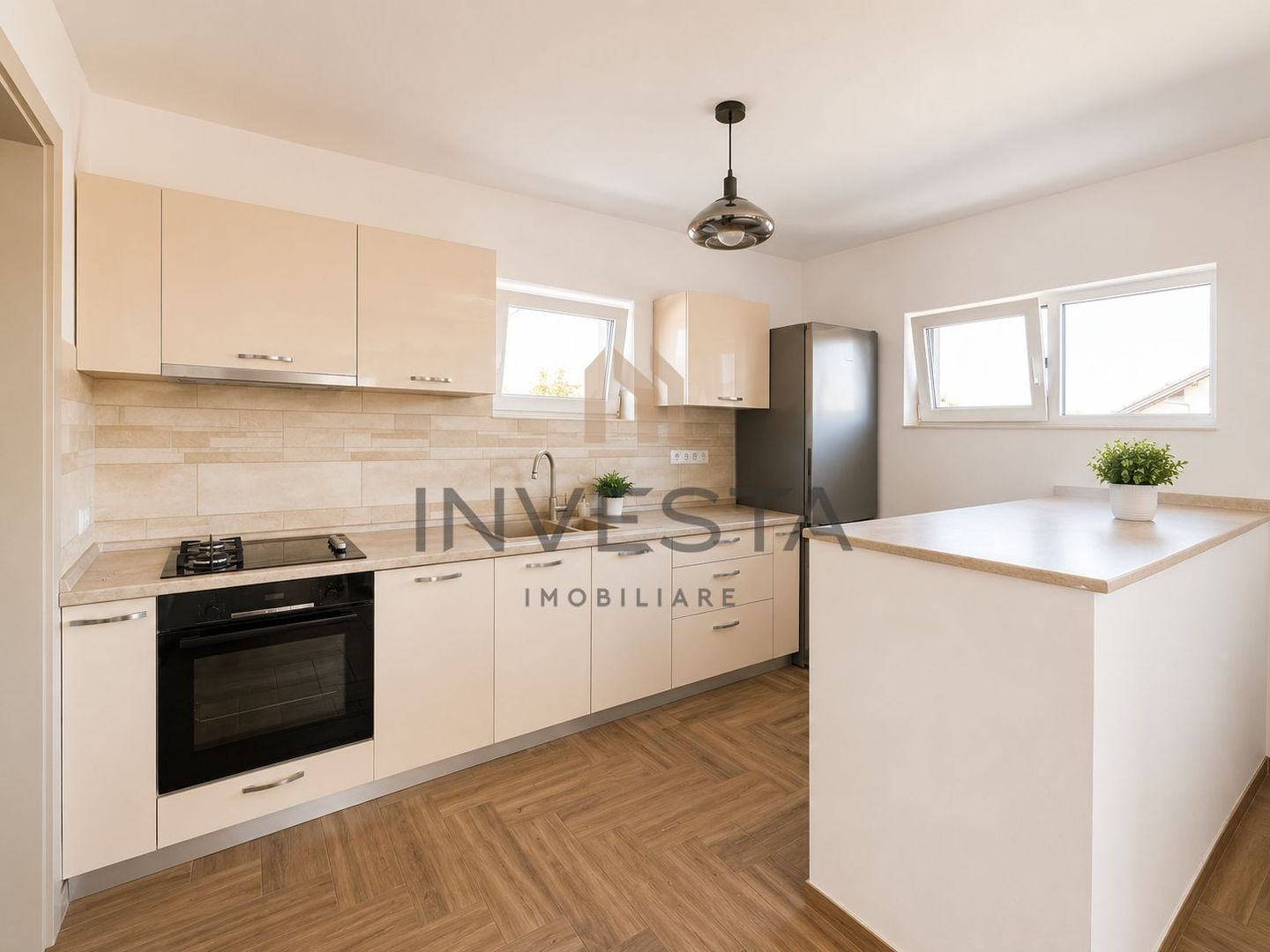 Casa tip duplex cu 4 camere de inchiriat in zona Europa - Poză 5