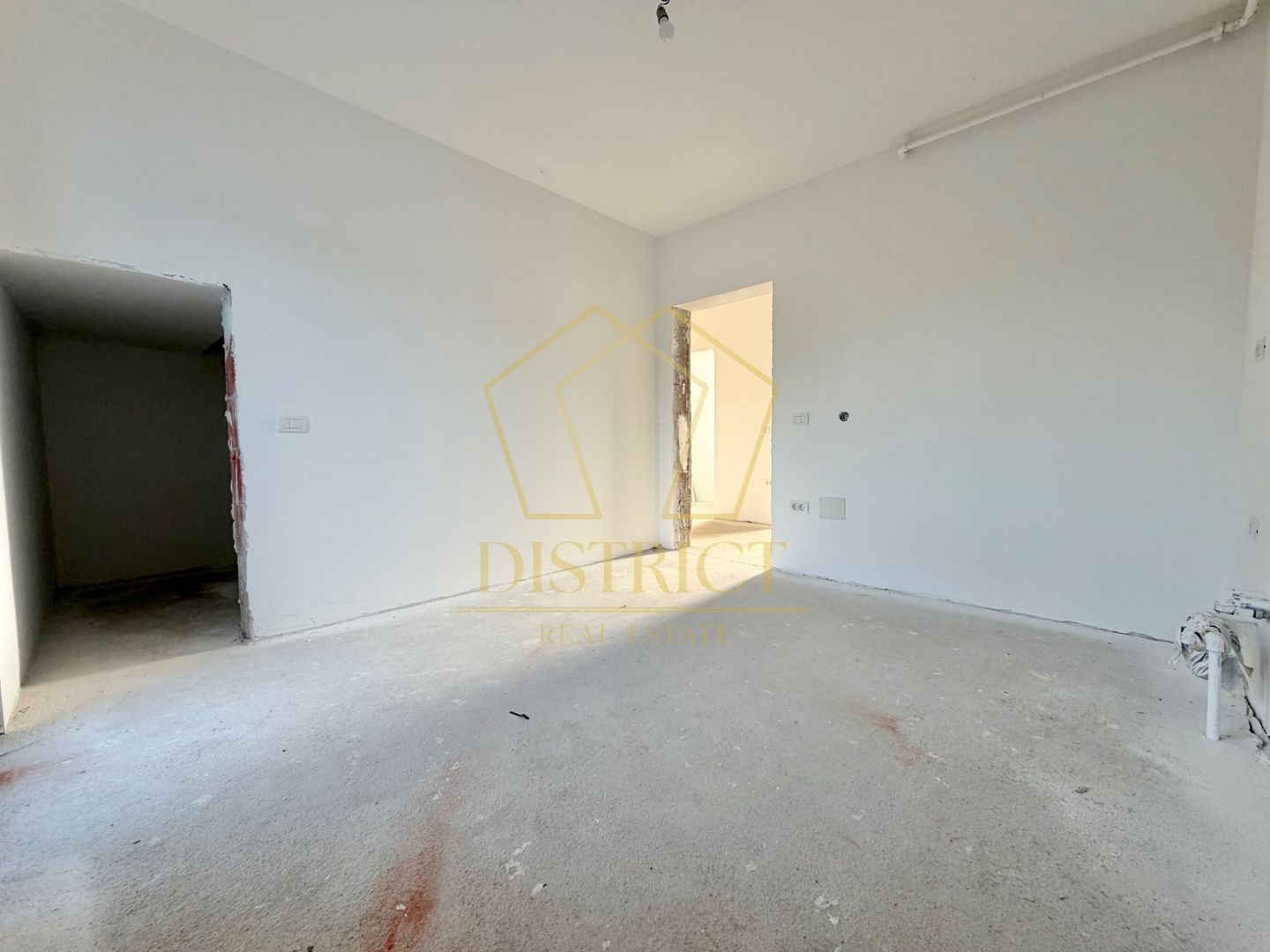 Duplex-uri cu 4 camere, 3 bai si perete coumn dublu in Chisoda, la asfalt. - Poză 5