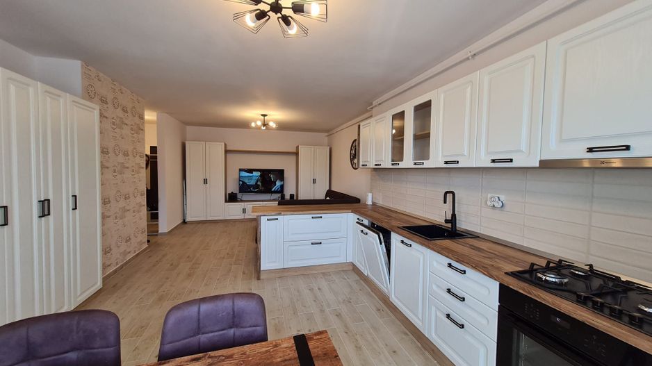 Lux la 5 minute de Iulius Town - Poză 11