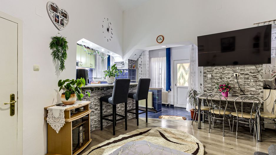 Apartament la casă cu 2 camere Aradul Nou - Comision 0% la cumparare - Poză 3