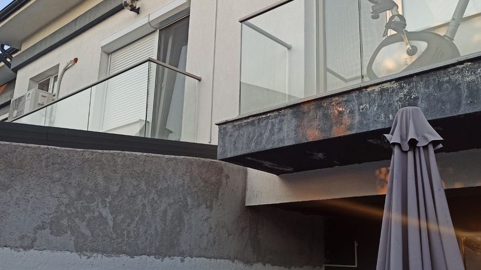 vila4cam2bai-curte-parcare-loc joaca-acces controlat-strOrizontului - Poză 6