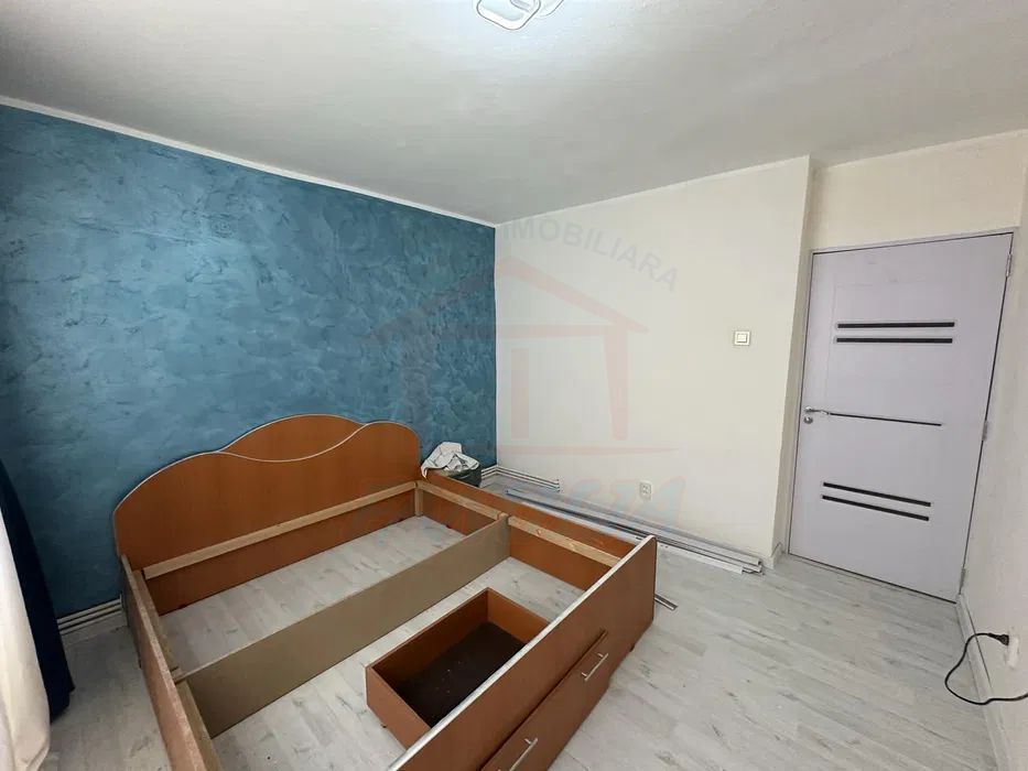 Vanzare apartament cu 3 camere, zona Micro 21, suprafata 76 mp. - Poză 2