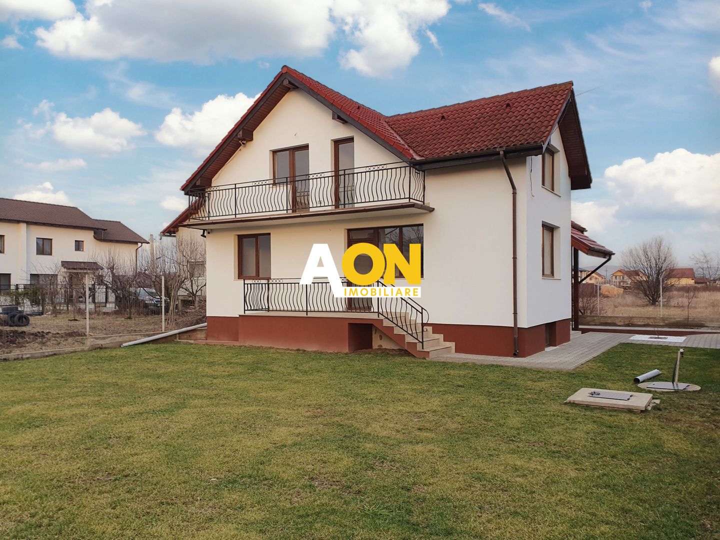 Casa D+P+M.  450 mp teren, 5 camere, garaj, pretabila pt. birouri - Poză 2