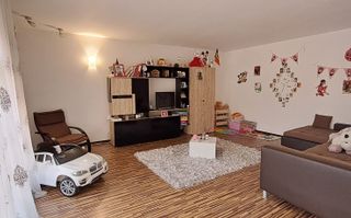 Floresti - Stoenesti, Jud. Giurgiu, vila + garaj + beci, teren 1400 mp - Poză 7