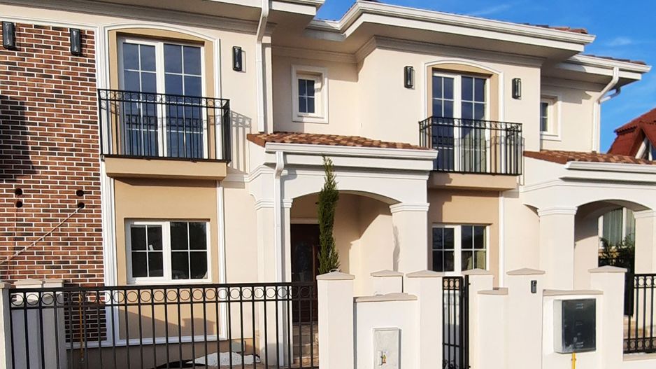 Locuinta deosebita cu finisaje PREMIUM - Poză 4