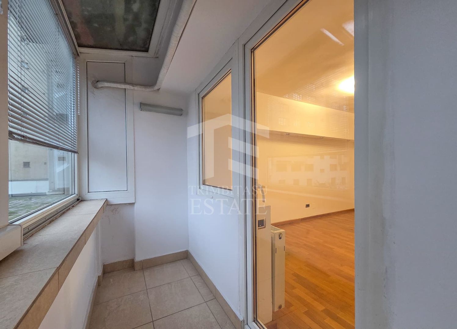 Apart 3 camere birouri stradal Bulevardul Unirii colt Nerva Traian - Poză 17