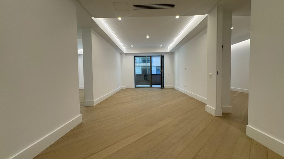 3 CAMERE || CORTINA 126 || EROUIANCU NICOLAE - Poză 2