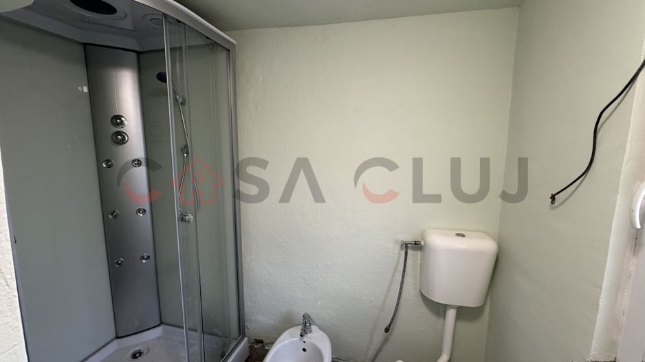 Casă cu curte comună, Zona Sala Sporturilor! - Poză 9