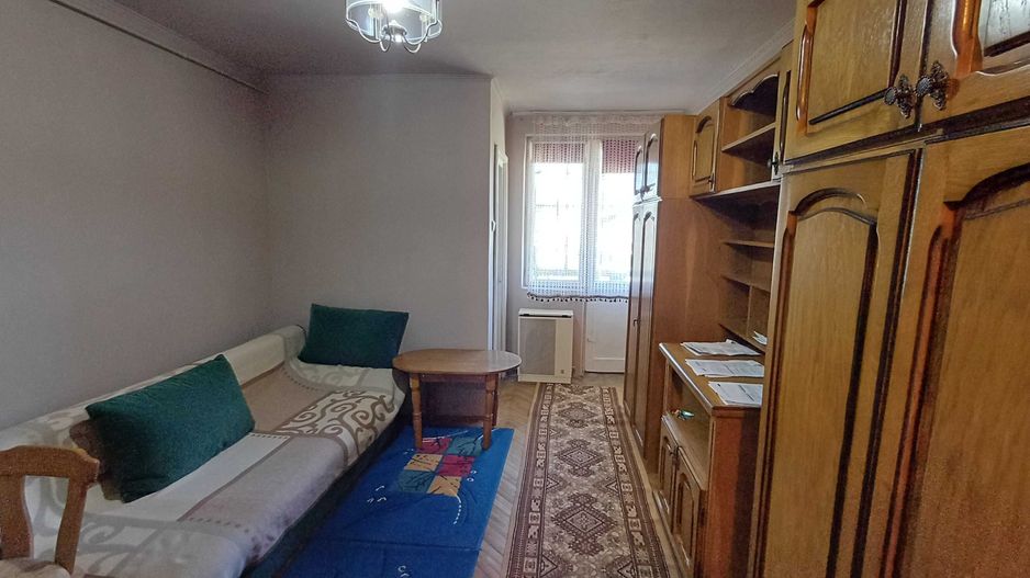 BRASADAS vinde garsoniera etaj 2/4 pe Ostrovului. - Poză 1