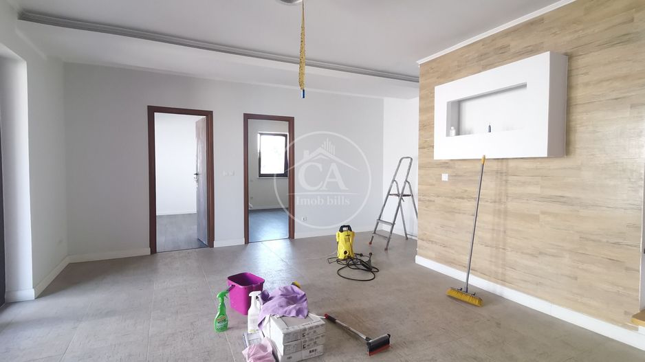 Casa de închiriat cu 7 camere în zona Dimitrie Cantemir, Oradea - Poză 1