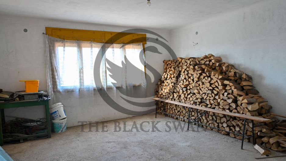 Casa cu 6 camere de vanzare | Zona Ultracentrala, Baicoi | Comision 0% - Poză 15