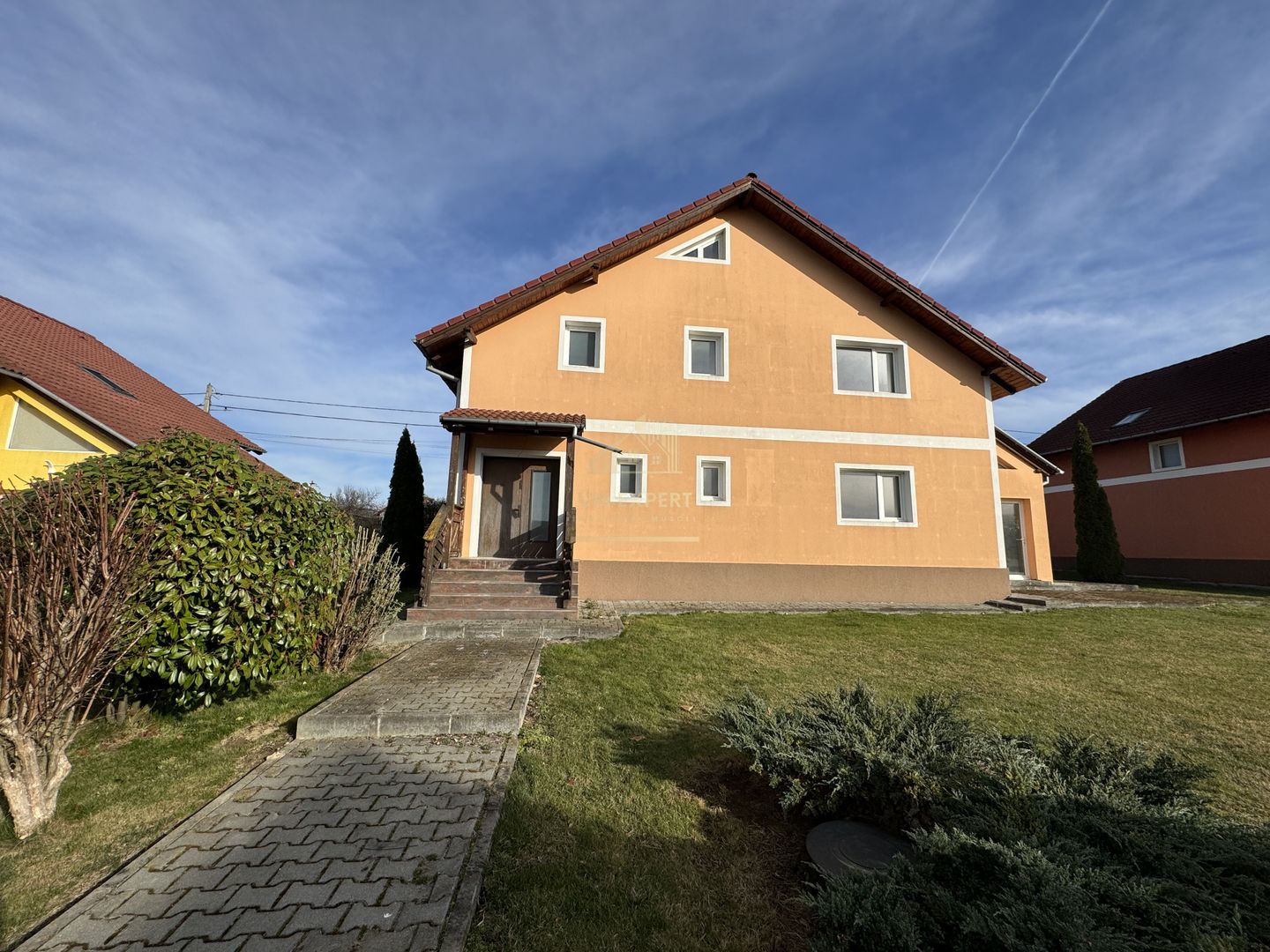 VILA 5 CAMERE,TEREN 560 MP, CAMPULUNG, ARGES - Poză 5