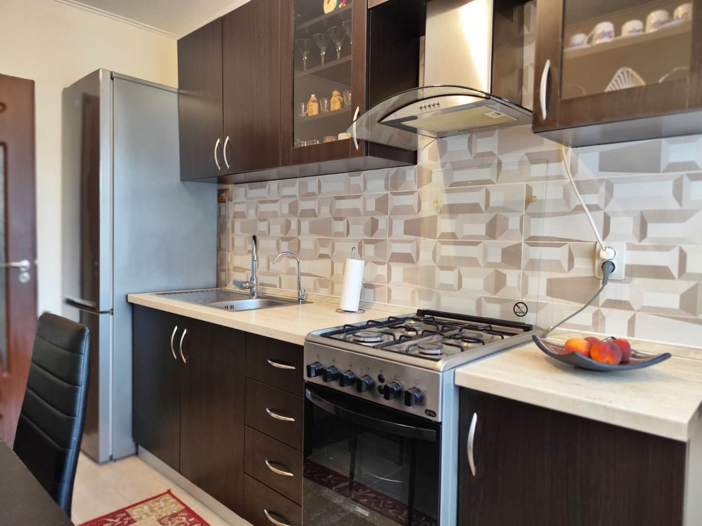 Apartament 4 camere, Calea Aradului - Oradea, tip D, renovat, vanzare - Poză 2