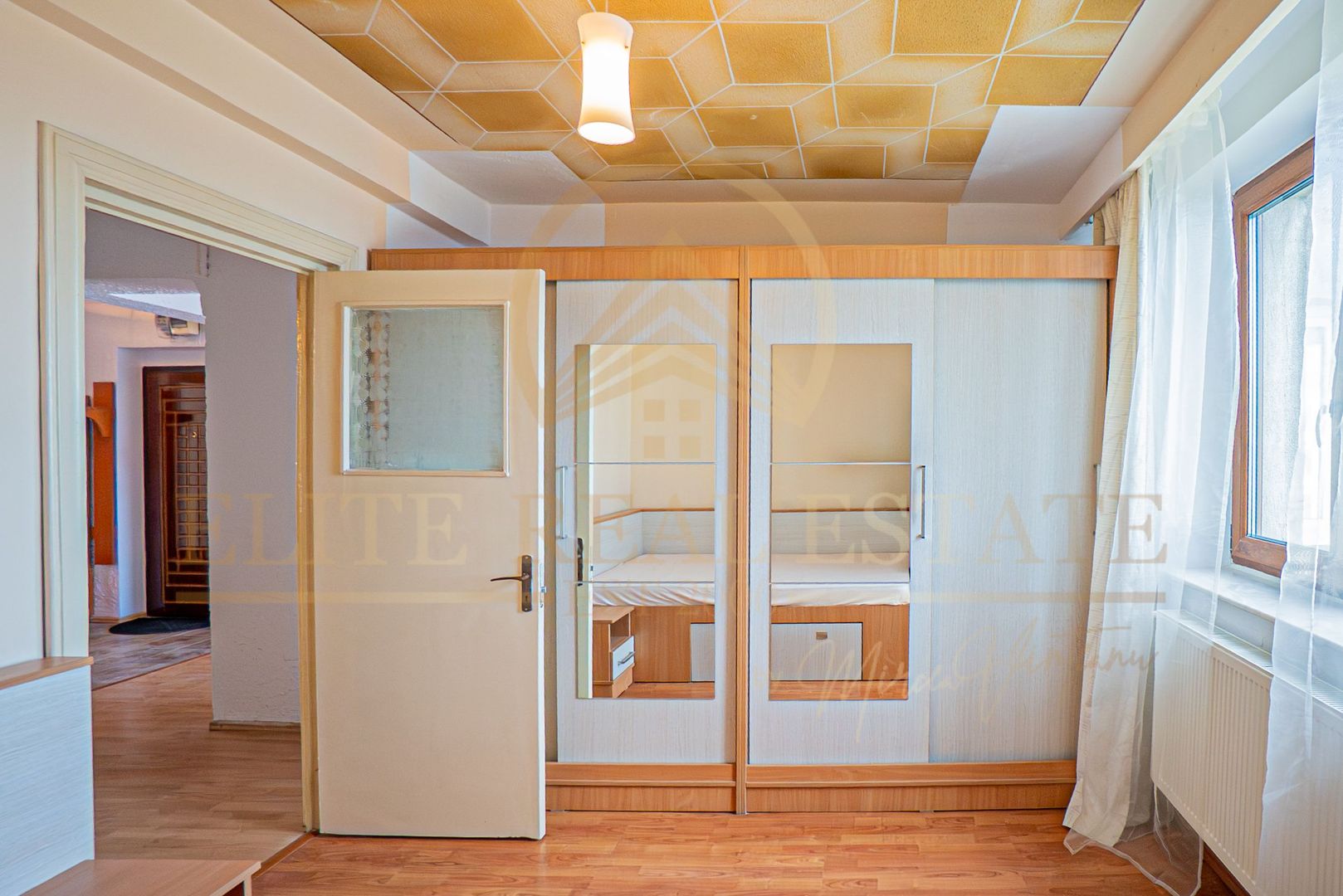 De vanzare | Apartament 4 camere | Langa Cazino | Vedere la mare - Poză 8