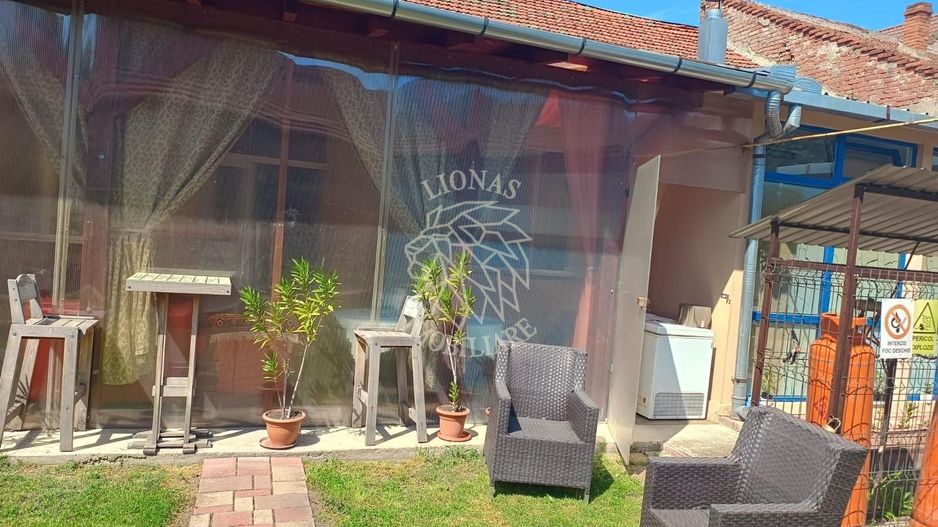 Oportunitate Restaurant cu 2 apartamente, Centru, Ideal Extindere - Poză 3