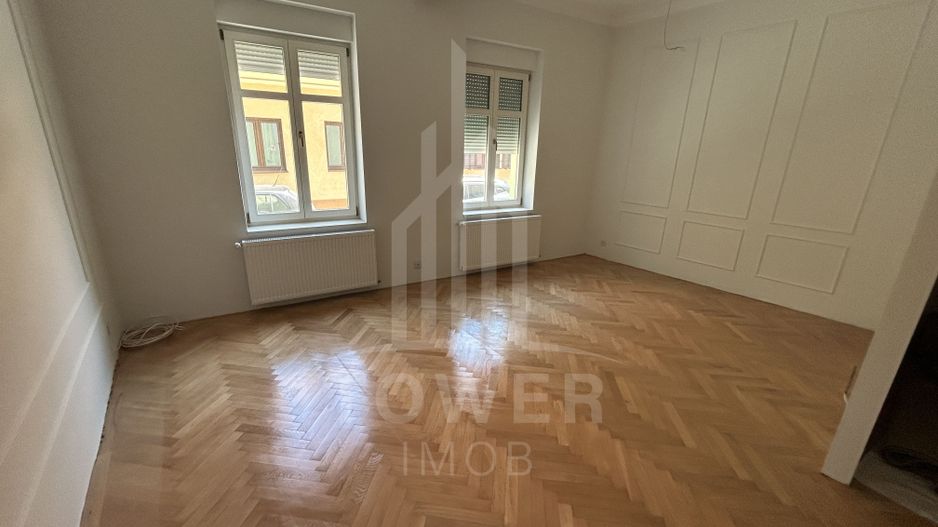 Apartament ULTRACENTRAL de vânzare - Poză 2