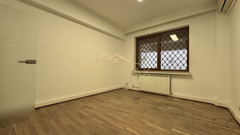 Vila centrala cu 13 camere *460mpu* + garaj // Dorobanți - Poză 39