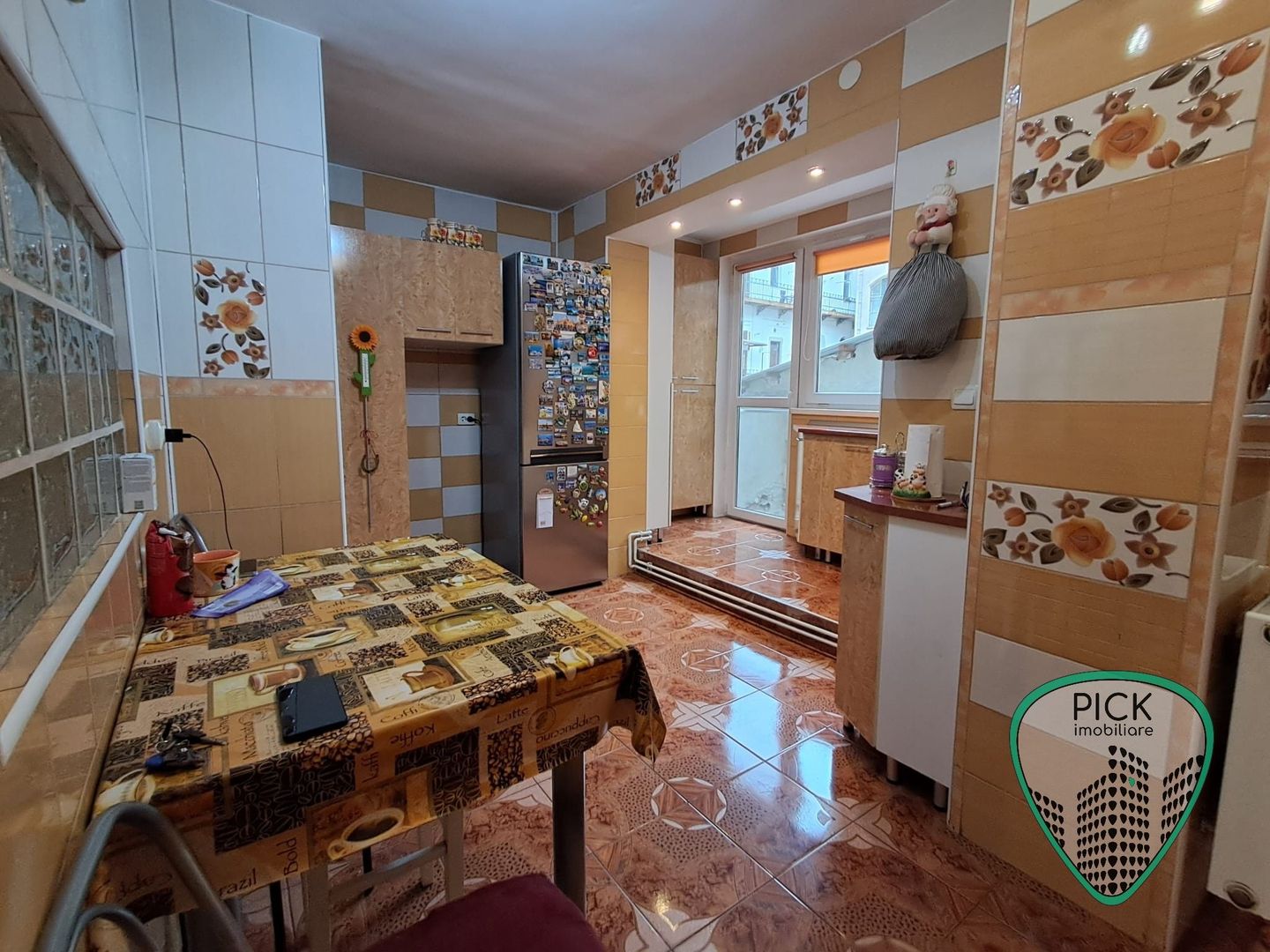 P 1255 - Apartament cu 4 camere în Târgu Mureș,  Ultracentral - Poză 1