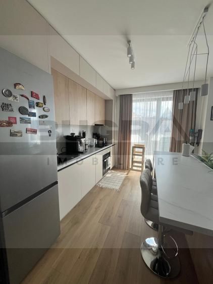 Apartament de 3 camere ultrafinisat, parcare, boxa, zona Golden Tulip - Poză 2