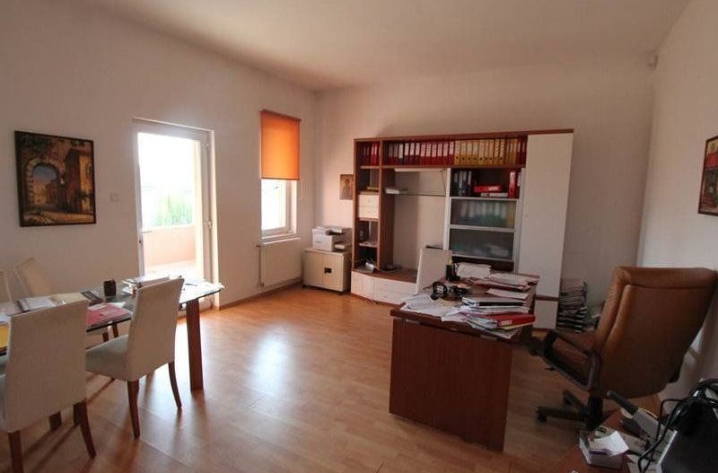 Vilă transformata în cămin pretabilă investiție - Poză 11