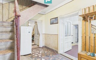 Casă cu 4 camere și teren de 2880 mp în Fiscut - Poză 3