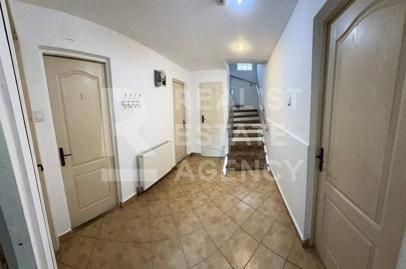 Vilă spațioasă, 6 camere, Copou -Sărărie - Poză 5