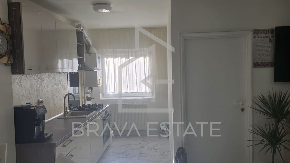 Apartament 2 camere, 44mp, balcon, parcare, strada Eroilor - Poză 3