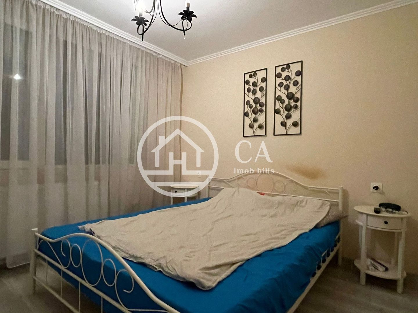 Apartament de vânzare cu 2 camere în zona Rogerius, Oradea - Poză 1