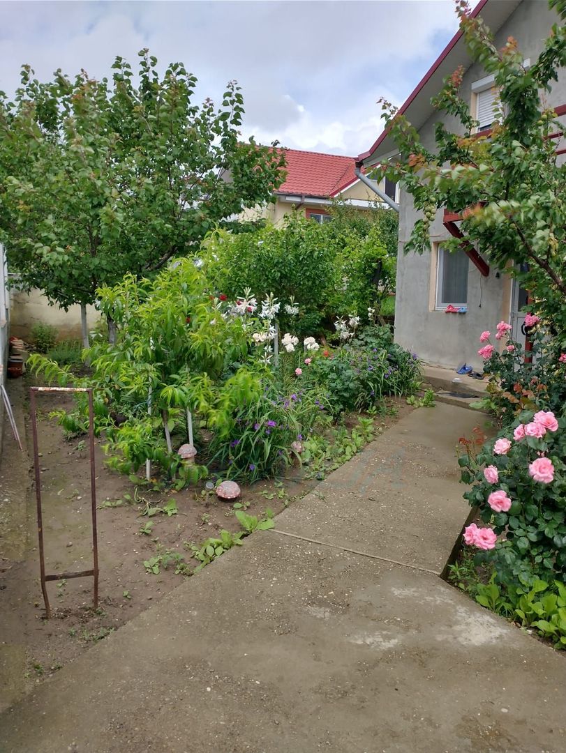 Vanzare casa P+M, Smardan( Galati ), la 2 minute de str.principala - Poză 2