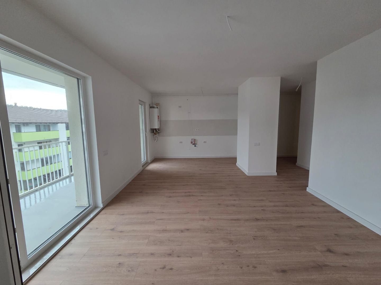 COMISION 0% !!!!VANZARE APARTAMENT 2 CAMERE CU  TERASA ZONA EROILOR - Poză 2