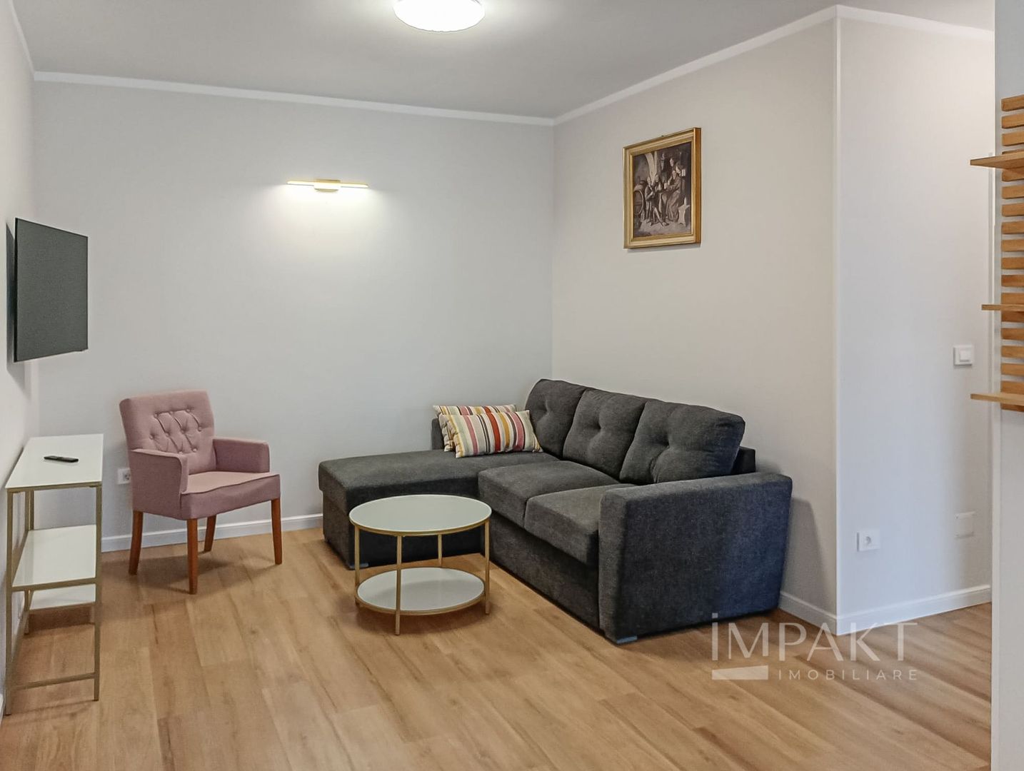 Apartament 3 camere la Cheie in zona Vivo ! - Poză 1