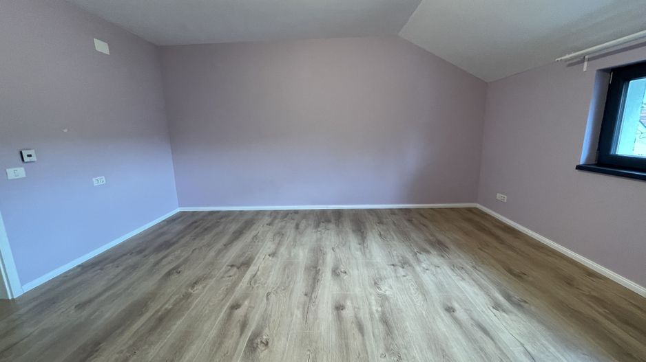 Casa spatioasa,amenajata in zona Lipovei - Poză 11