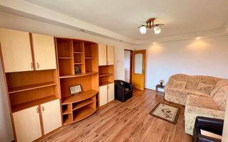 Apartament 2 camere decomandat cu balcon și pivniță în Vasile Aaron - Poză 3