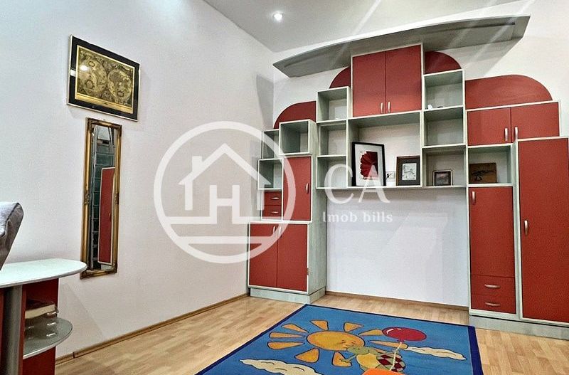 Apartament de vânzare cu 3 camere în zona Ultracentrală, Oradea - Poză 4