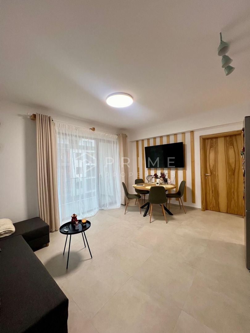 Apartament modern cu 3 camere, bloc nou cu lift și parcare privată - Poză 1