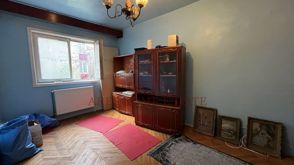 Etaj 1, 3 camere, spatios, 2 băi, centrală proprie – zonă excelentă - Poză 2