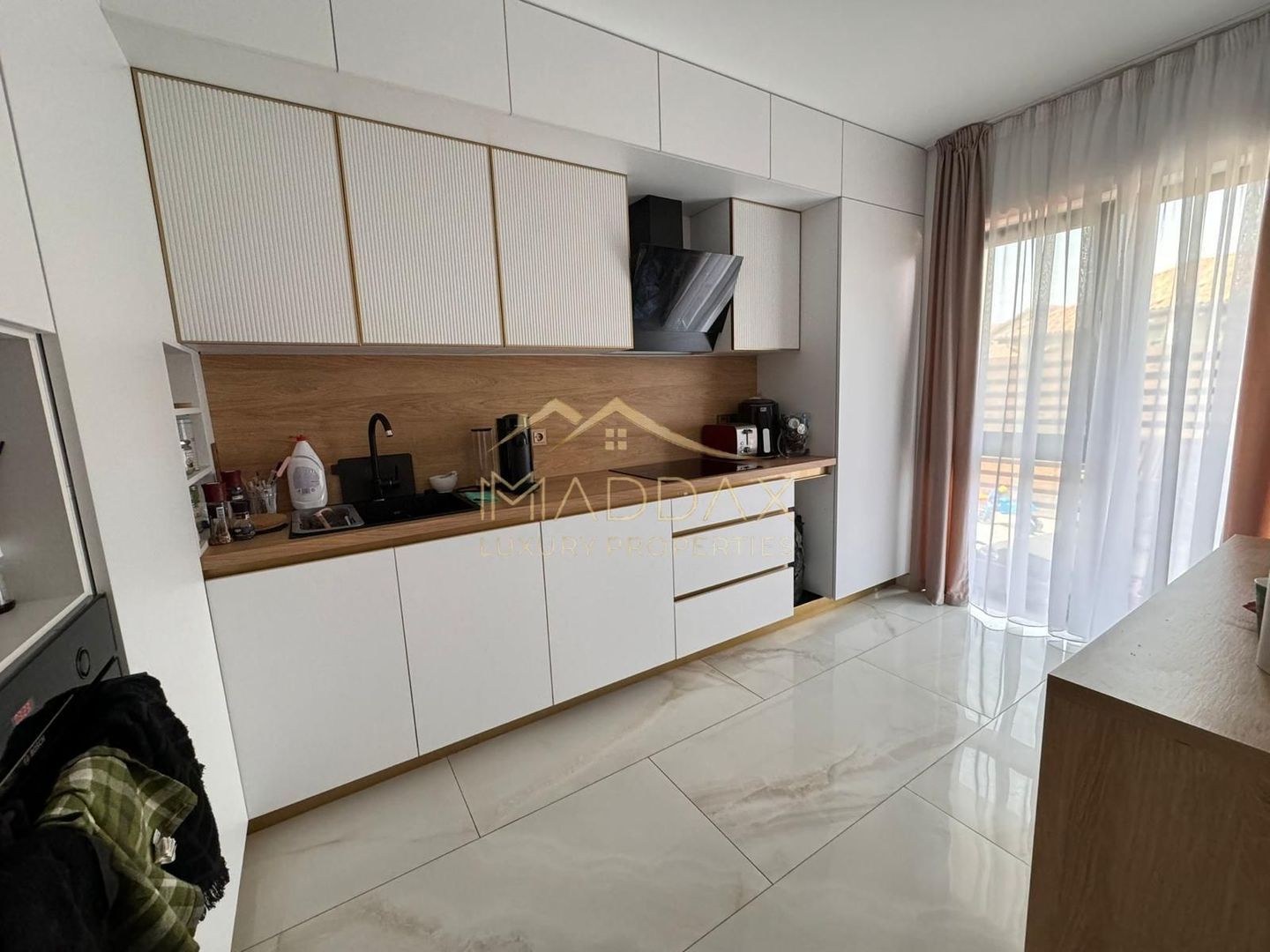 Vila moderna 6 camere // 190mp // teren 300mp / Tunari - Poză 10