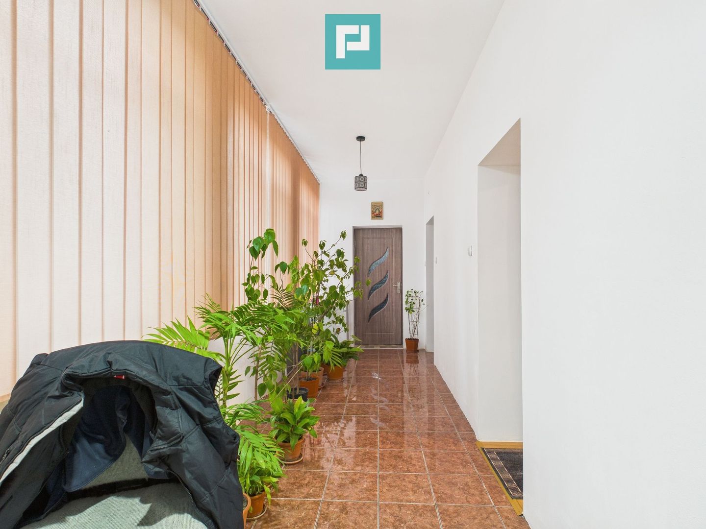 Casă cu 2 corpuri și 3 camere în Nădab - Poză 4