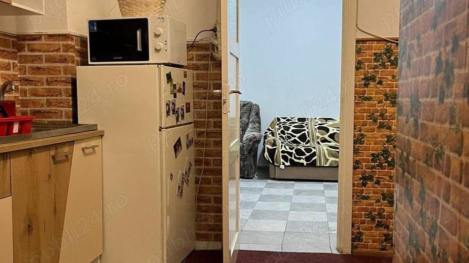 Vând apartament 2 camere, Carpați 2 - Poză 3