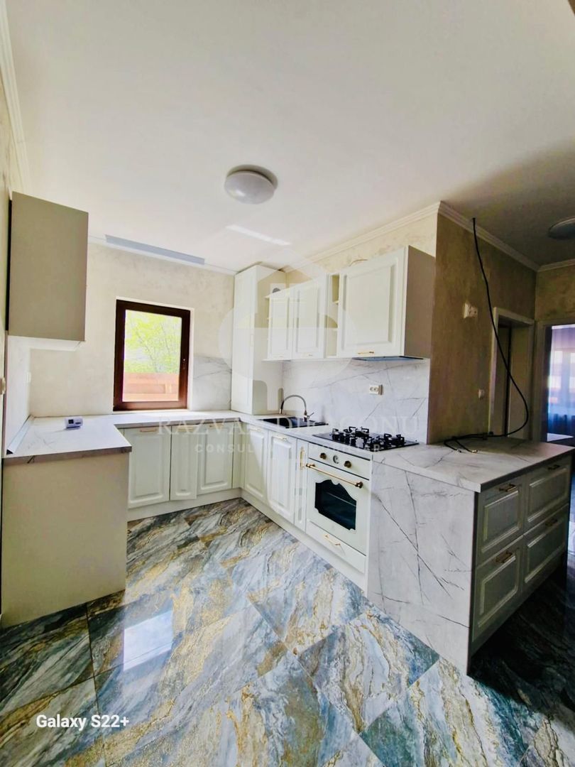 Casă spațioasă, mobilată și utilată în Năvodari Nord-Vest - Poză 5